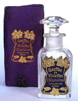 Gouttes de Violettes / Dew of Violets