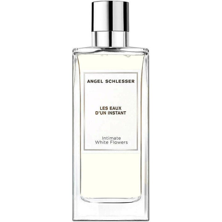 Les Eaux d'un Instant: Intimate White Flowers