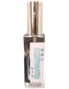 Beaded Curtain 珠帘卷