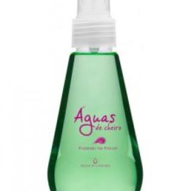 Águas de Cheiro: Rolando na Relva!