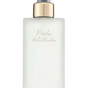 Petales de Roses Blanches
