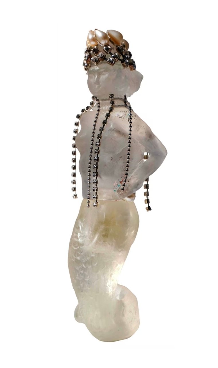 Mermaids steal Ice cream