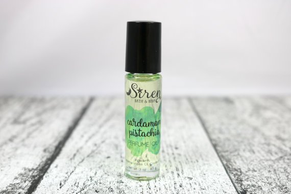 Cardamom Pistachio / Pistachio Macaroon